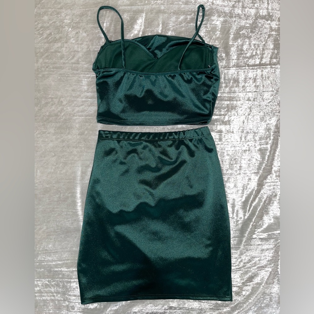 Green Two-Piece Set - Picture 5 of 8
